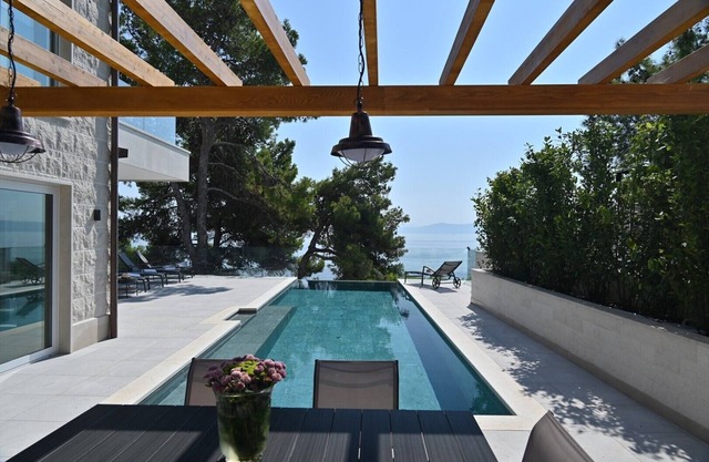 Luxury Beachfront Villa White Bellezza with private heated pool at the beach on Brac Island - Sumartin