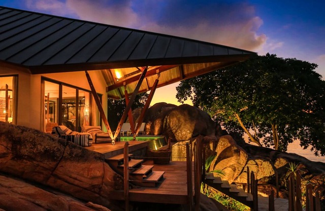 Luxury beachfront villa in Praslin