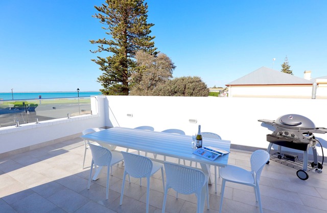 Luxury beachside accommodation in Robe