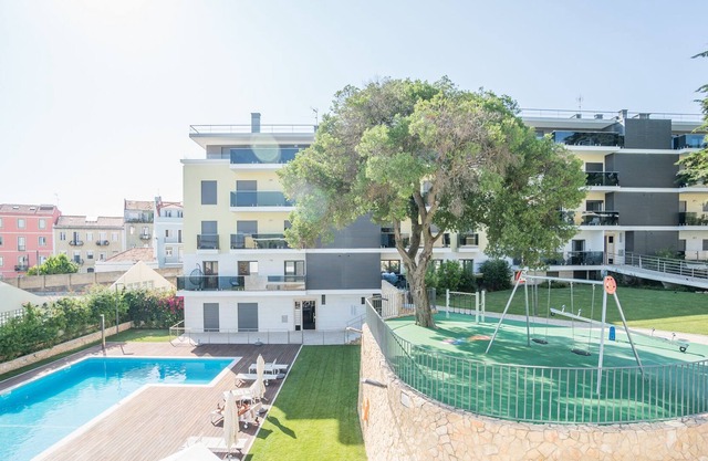 Luxury Belem Pool & Garden Apartment
