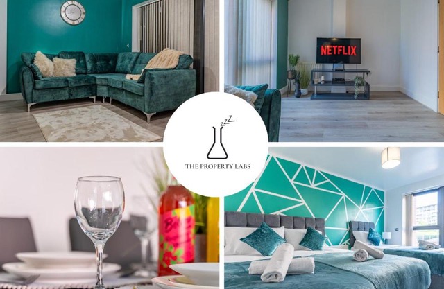 Luxury Birmingham City Centre Townhouse with BALCONY- Sleeps 10 - FREE Parking - Perfect for Contractors, Business Travellers, Families and other Groups - Near Bullring, Newstreet, Selfridges, NEC, NIA & Birmingham airport