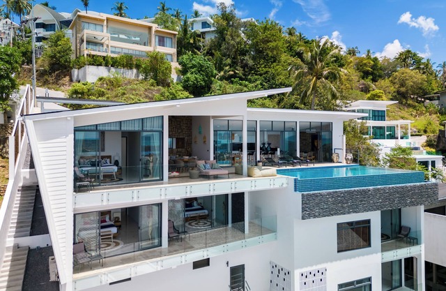 Luxury Blue Coco Sea View Villa - 4x4 SUV included