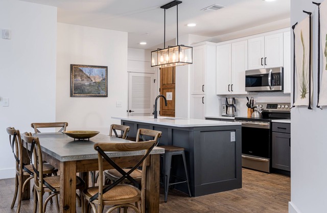Luxury Boutique Condo in the ❤ of Downtown Asheville