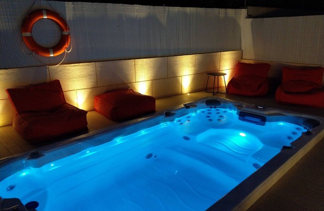 Luxury Boutique Casa with a large SWIMSPA right by the sea!