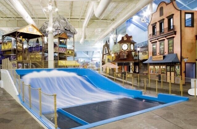 Luxury Boyne Mtn Creekside Condo, Ski-in/Ski-out, Private Hot Tub, Fire Place