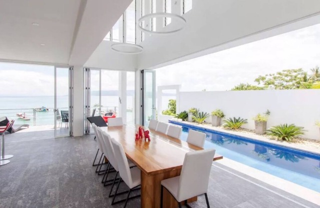 Luxury by the Sea- Sunset View Room. Inc Breakfast