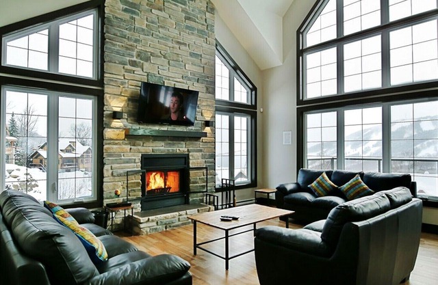 Luxury cottage, panoramic view over the entire valley/Ski Resort, 24 people