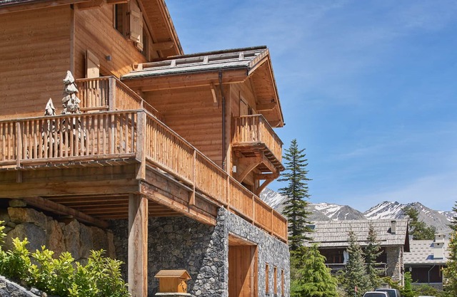 LUXURY CHALET IN AURON