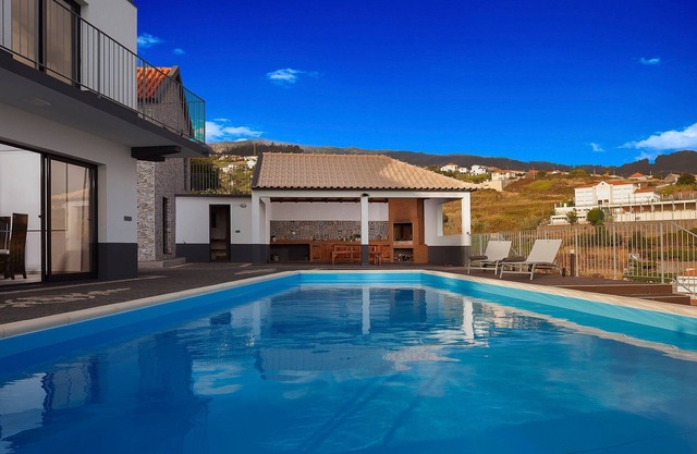 Luxury Calheta Villa | Casa da Rosalina | 5 Bedrooms | Stunning Sea Views |.