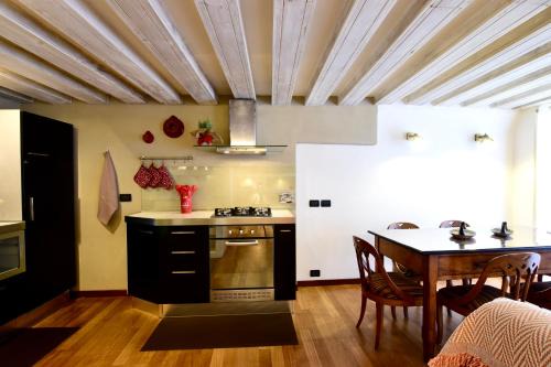 Luxury Cernaia Home alloggio di charme in palazzo dei Rolli centralissimo