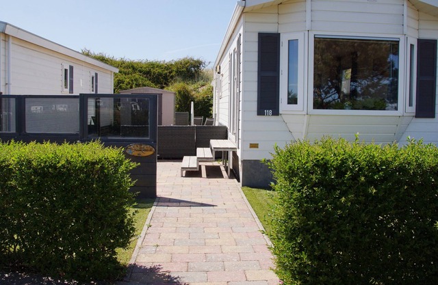 Luxury Chalet Blue Sea Thistle in IJmuiden 10 km north of Zandvoort