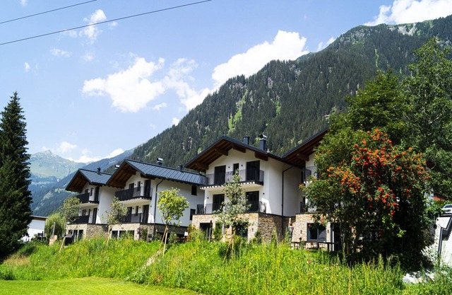 Luxury Chalet Gaschurn near Ski Lift