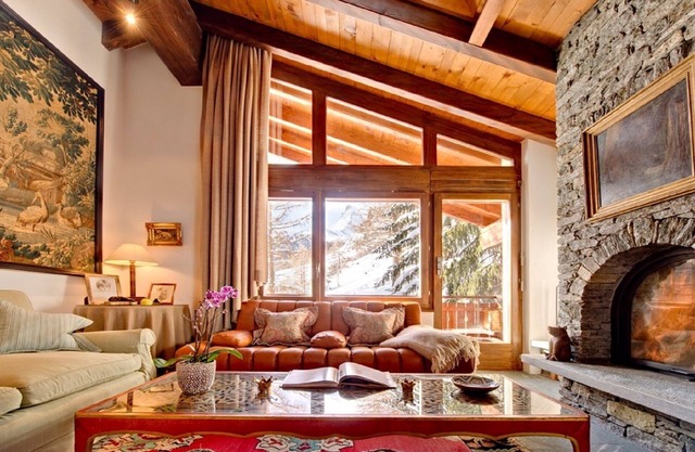 Luxury chalet, Matterhorn views, outdoor hot tub & sauna,100m from piste & lift