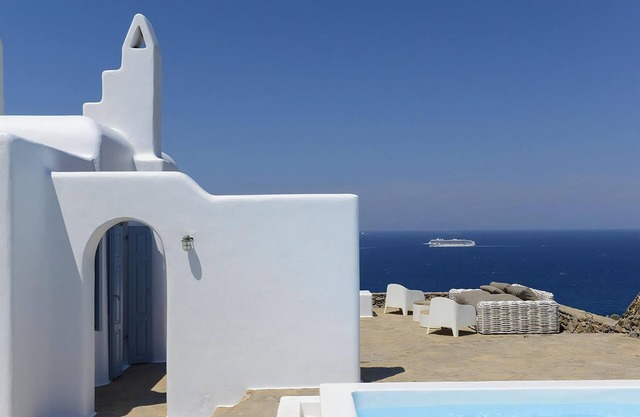 Luxury Choulakia Villa | 5 Bedrooms | Villa Crystal | Stunning Sea Views