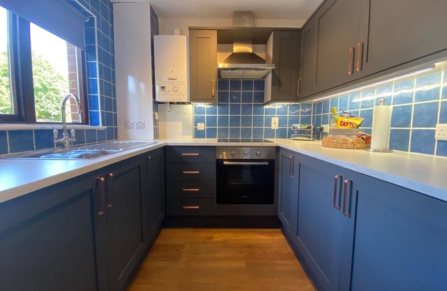 Luxury city 3 bedroom mews with free early check in close to Kingsbridge hosp.