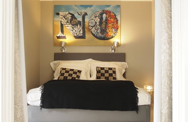 Luxury City Seafront Apartment with Balcony