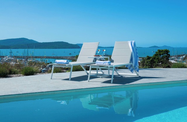 Luxury Coastal Escape with Panoramic Sea Views across Airlie Beach