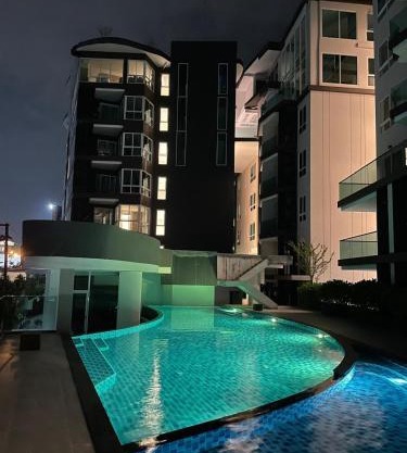 Luxury Condo for rent