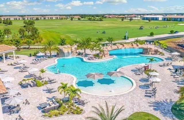 Luxury Condo in Upscale Lakewood National Golf CommunitynExperience the Best