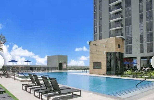 Luxury Condo middle of Las Olas Blvd
