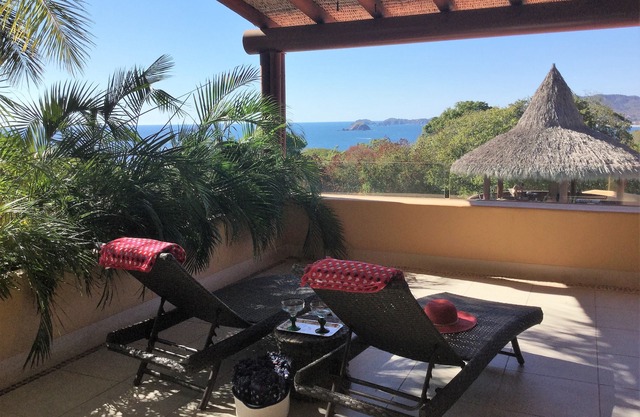 Luxury Condo with astonishing ocean views at Contramar Brisas