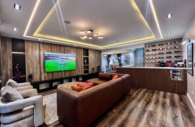 Luxury, contemporary 4-Bed Apartment in Ikoyi