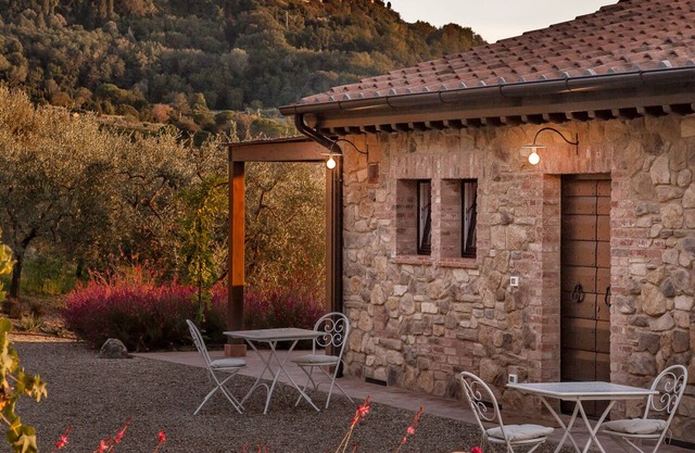 luxury cottage-shared pool-unique landscape view
