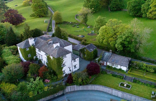 Luxury country house for up to 18 in the heart of Beatrix Potter's Lake District