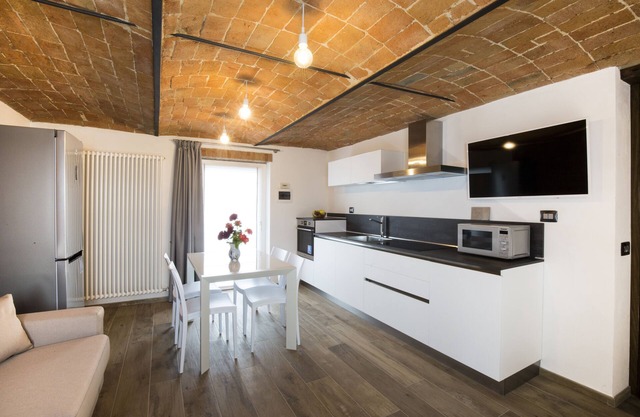 LUXURY COUNTRY HOUSE ALBA MANGO LANGHE