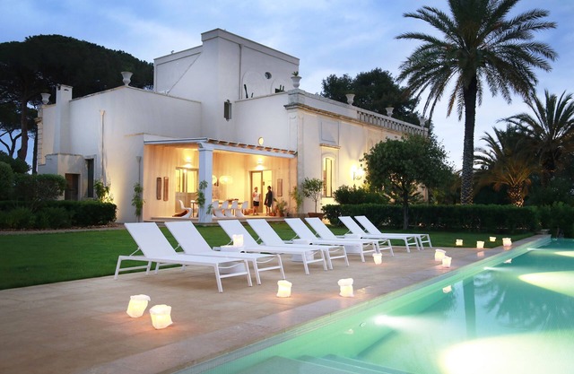 Luxury designer Villa with infinity pool, gorgeous views in heart of Puglia