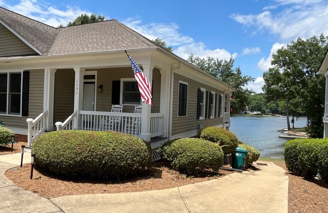 ~ Luxury ~ Direct Lake Access Home - Reynolds Lake Oconee, GA - Exceptional!