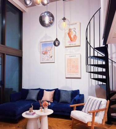 Luxury Docklands Loft 2B1B River view & Free parking
