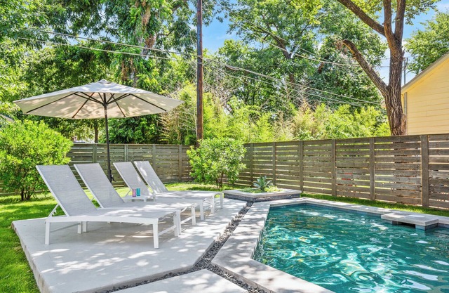 Luxury East Austin near Downtown w/Heated POOL