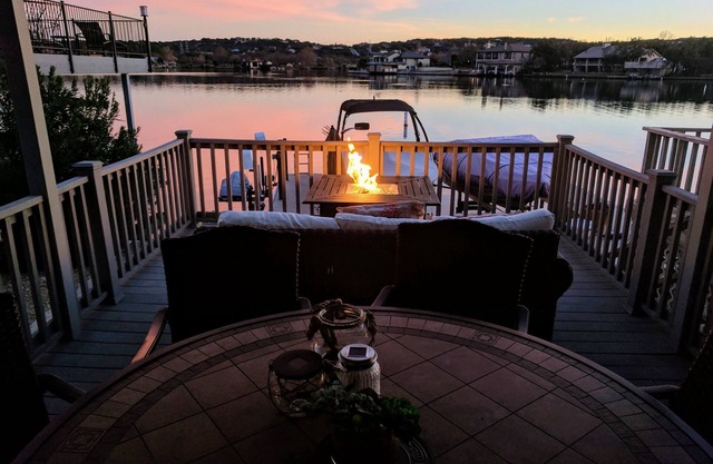 🌞Luxury East Facing Waterfront, Deck, Fishing, Near Yacht Club & Resort⛱