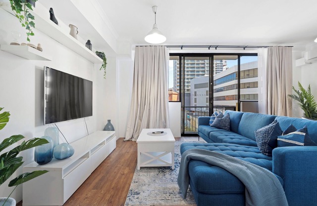 Luxury East Perth - Sleeps 2 - Superior WiFi The intercom no longer works due to the hotel closure.