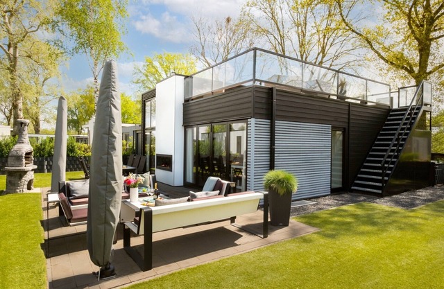 Luxury Elite vacation home with roof terrace on Lake Veluwe