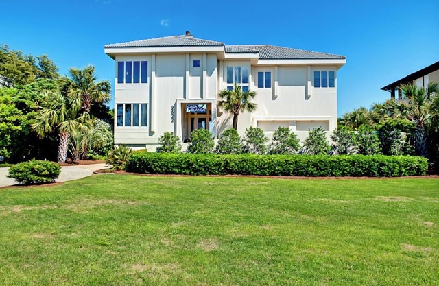 Luxury Estate on the Ocean -Casa Blanca with Oceanfront HEATED Pool