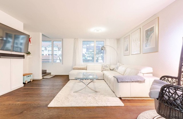 Luxury Family Home near Zurich and Zug - Sunset Balcony - Free Secure Parking