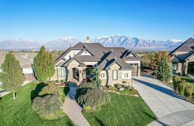 Luxury Family Home, 15 Miles to Downtown SLC!