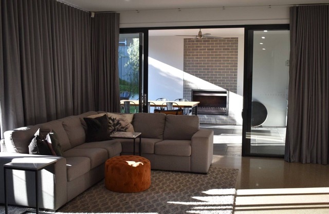 Luxury family home with pool. 3 minutes from CBD.