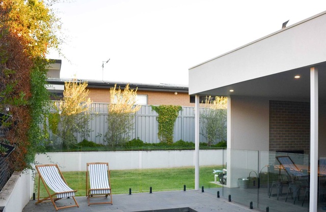 Luxury family home with pool. 3 minutes from CBD.