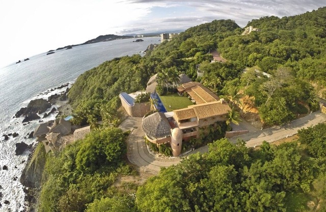 Luxury, family-friendly residence with unlimited views of the Pacific Ocean!