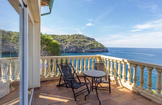 Luxury family villa with stunning sea views & private pool