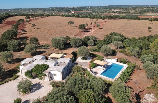 Luxury family villa to relax in with large pool