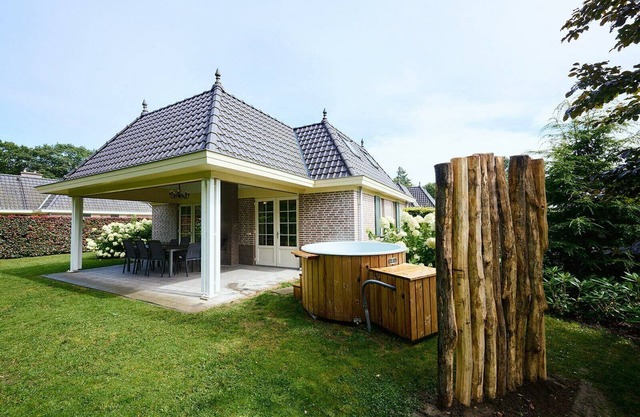 Luxury fully furnished villa for 8 people with a lovely private Jacuzzi.