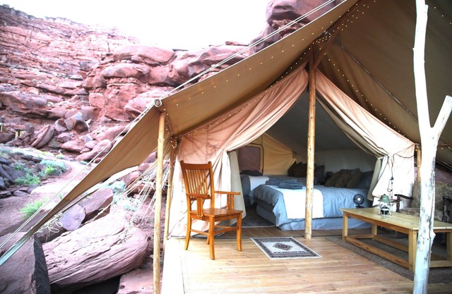 * Luxury Glamping Tent in Moab | Sleeps 4