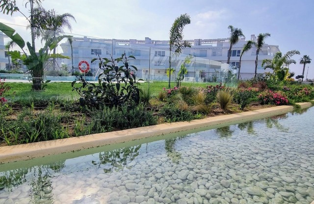 Luxury ground-floor apartment with private garden, just 3 minutes from the beach