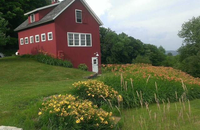 Luxury Guest House On 100+ Private Acres With Great Views NEW MONTHLY RATES