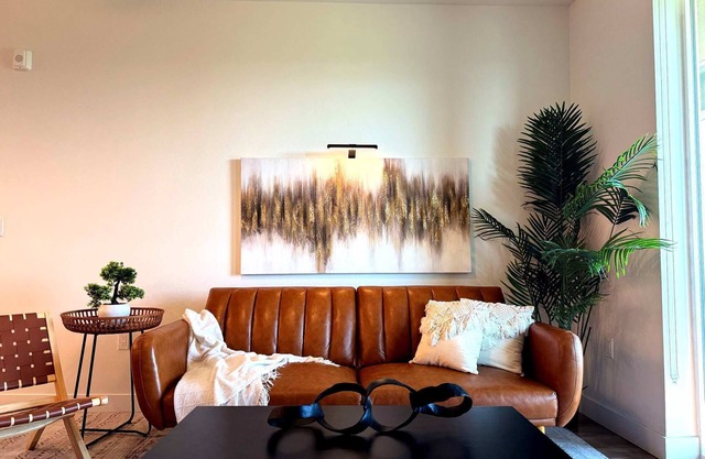 Luxury Haven 10 Min From Disneyland With Pool & GYM