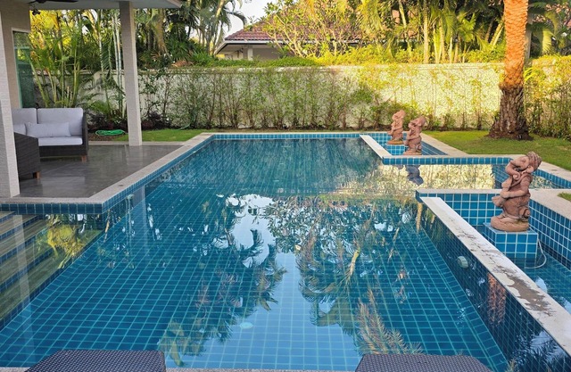 LUXURY HIGH END POOL VILLA